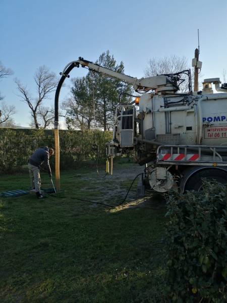 Opération d'entretien d'un poste de relevage pour un camping à la Roque d'Anthéron